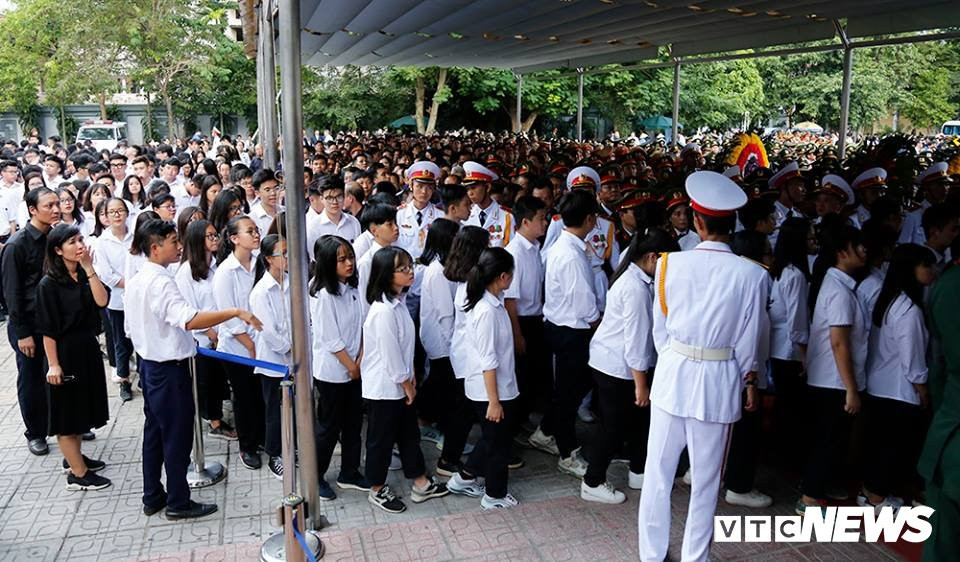 42591576_1901665443244604_6857202969268453376_n 9