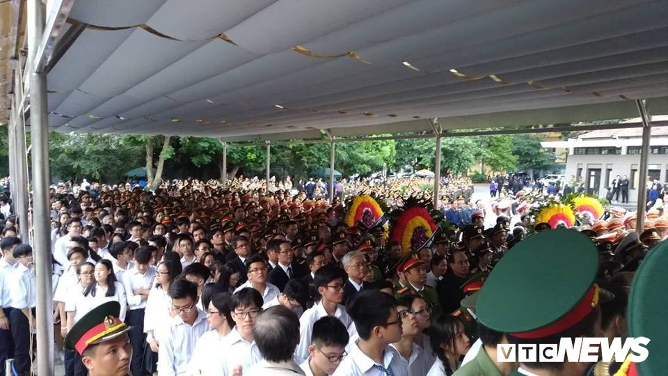 42604353_1655439984565895_1390558716494872576_n 11