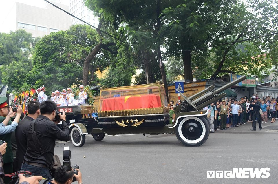 42572156_2250483345188061_4229261039469854720_n 27