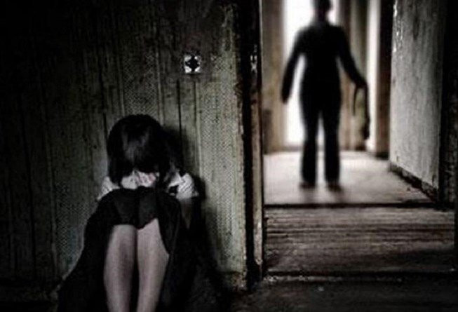 thay-giao-hie-dam-nu-sinh-mang-thai_cyed