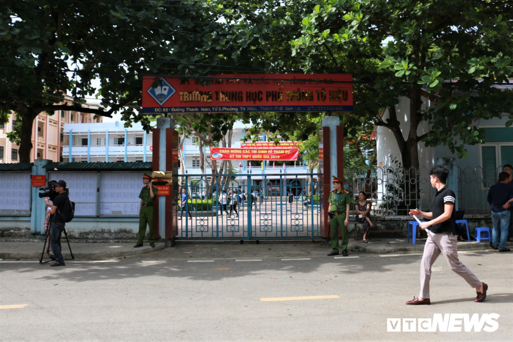 c2f4a9703d01d95f8010 25