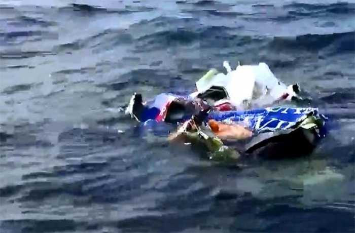 can-canh-manh-vo-may-bay-casa-212_9