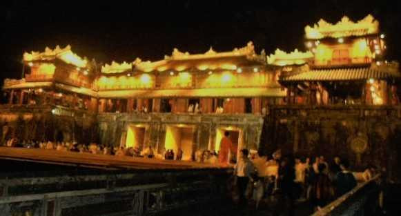 530981_269699483120113_1532849712_n