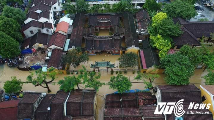 23439355_1470885146341831_679753445_n (1) 4