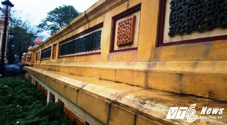 bia-quoc-hoc-hue13 5