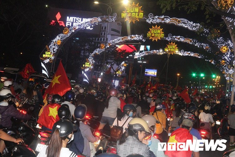 27144955_1308935502583308_1434892898_o 14