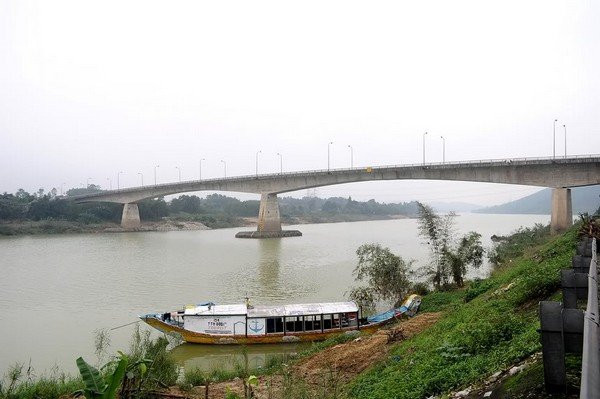 Nguoi-dan-ong-nhay-cau-tu-tu-trong-ngay-mung-5-Tet-nguoi--dan--ong--nhay--cau--tu--tu--trong--ngay--m-1519122873-width600height399