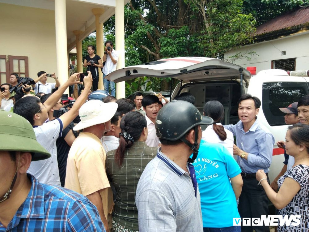 37969552_1861629700593742_673493937649876992_n 9