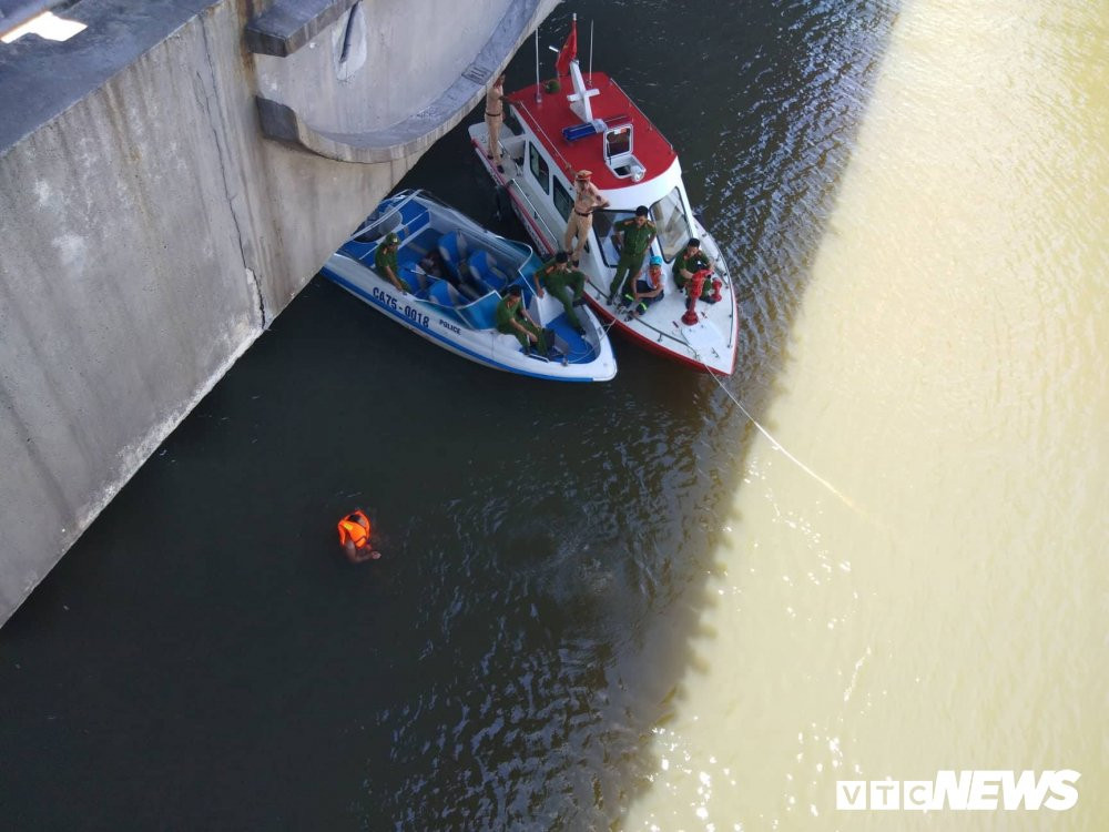 38212372_1864859846937394_3239017116325642240_n