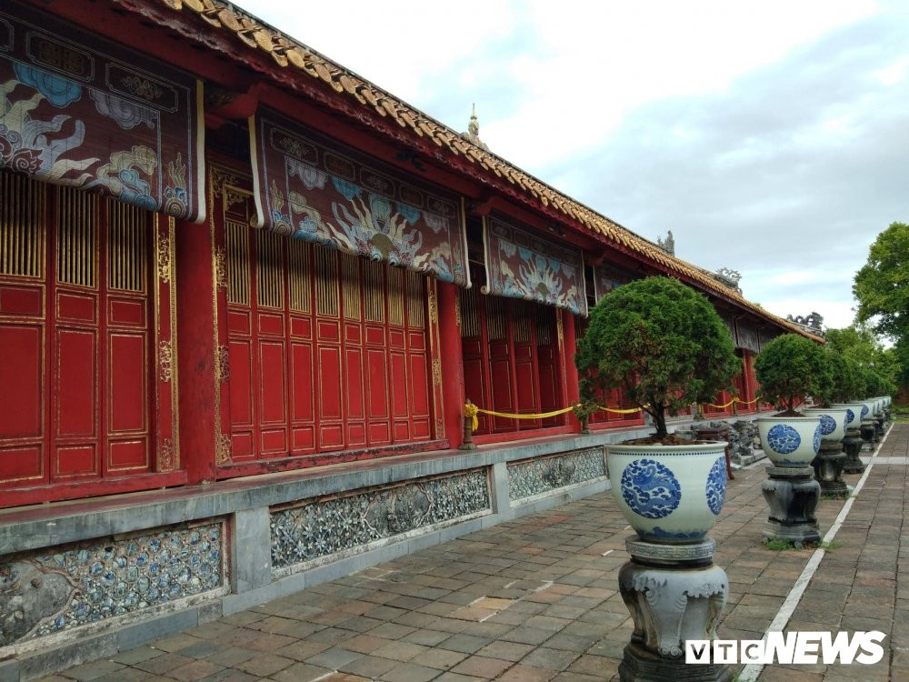 40277199_251768865669906_49318937661276160_n