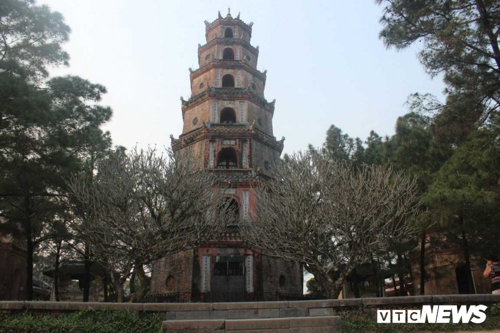 bi-an-loi-nguyen-oan-tinh-duyen-o-chua-thien-mu-1