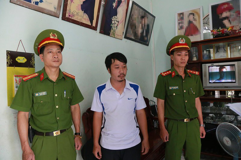 no-quan-he-rong-hieu-truong-lua-xin-viec-hang-tram-trieu-dong