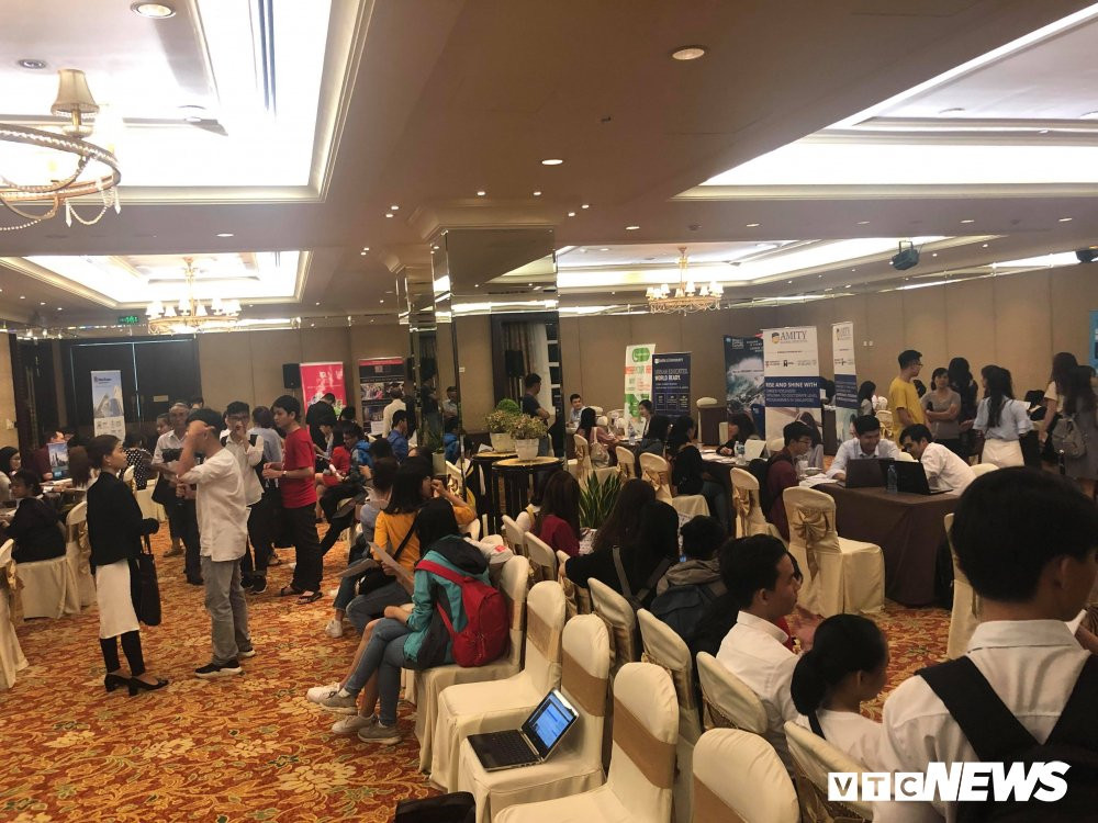 54256068_1059878470858344_6678570254316077056_n