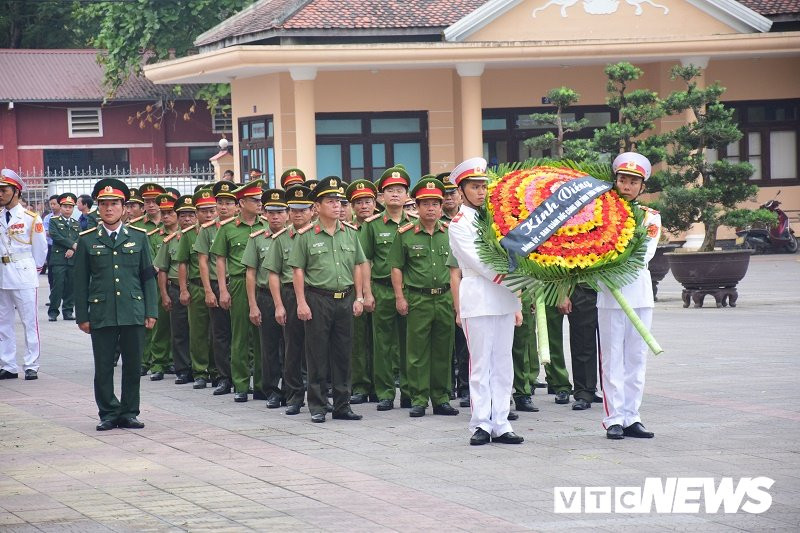 Vieng Dai tuong Le Duc Anh 1 4