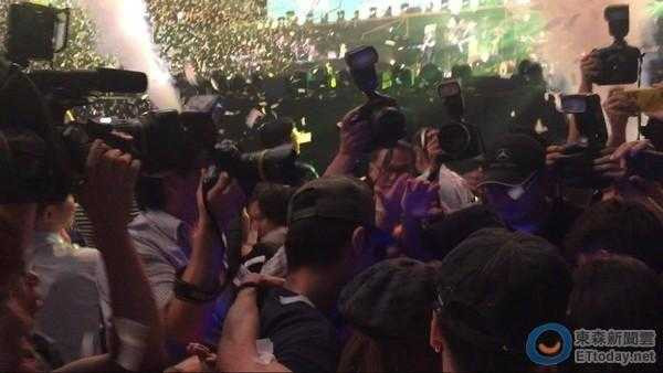 Báo chí, khán giả 