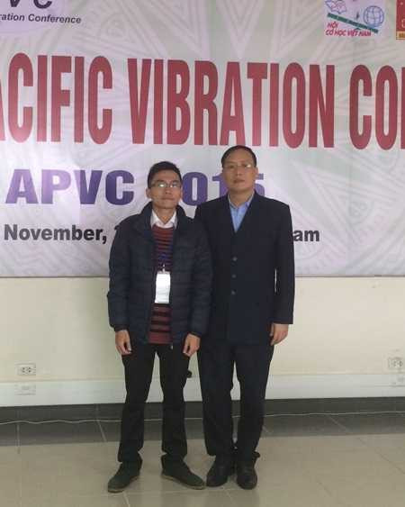 Trần Quốc Quân với thầy giáo, GS Nguyễn Đình Đức