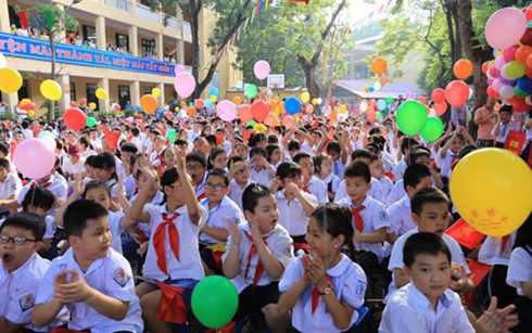 phu huynh lo canh canh tien dong gop dau nam hoc moi hinh 0