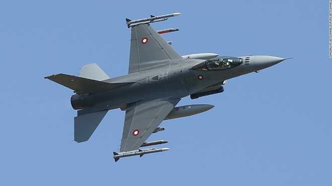 may-bay-f16
