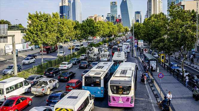 stanbul, Turkey, is known for its extreme traffic congestion.
