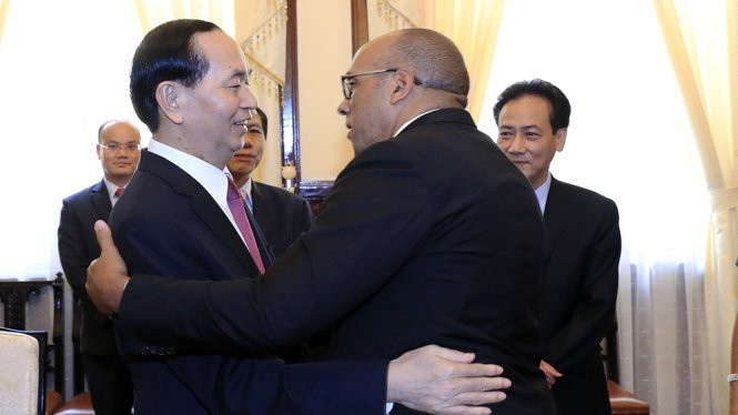 chu-tich-nuoc-tiep-dai-su-cuba-2