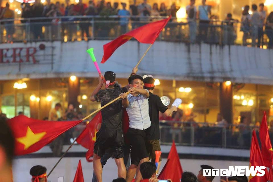 cdv-chieu-hoan-kiem 23