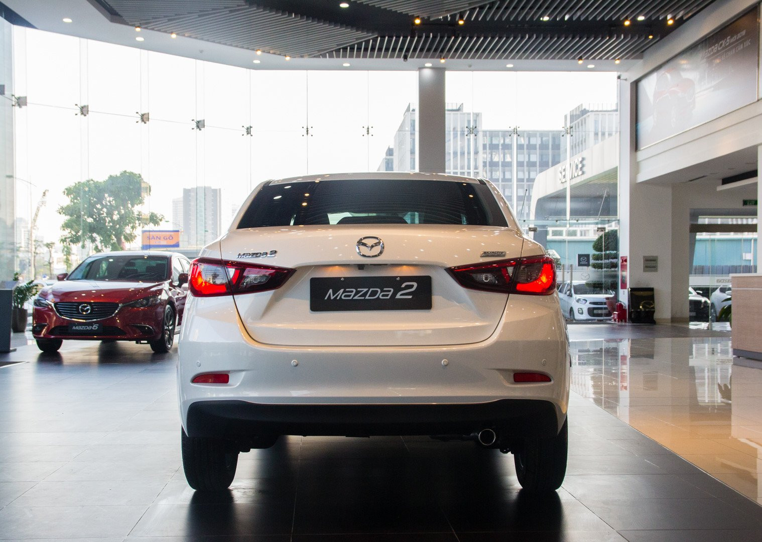 Thị trường xe - Mazda2 mới gây tò mò với công nghệ 'lạ' vừa xuất hiện ở Hà Nội (Hình 4).