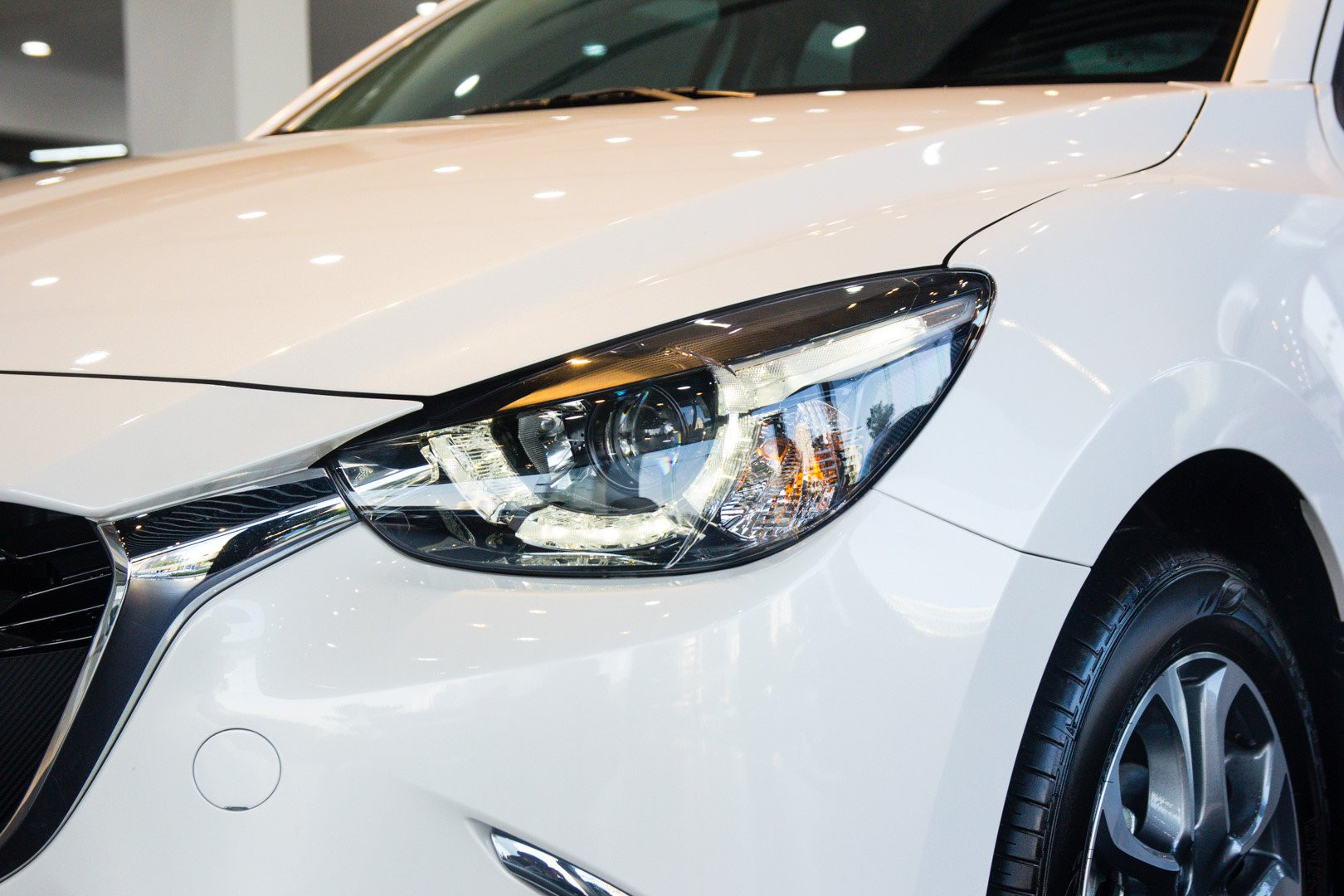 Thị trường xe - Mazda2 mới gây tò mò với công nghệ 'lạ' vừa xuất hiện ở Hà Nội (Hình 5).