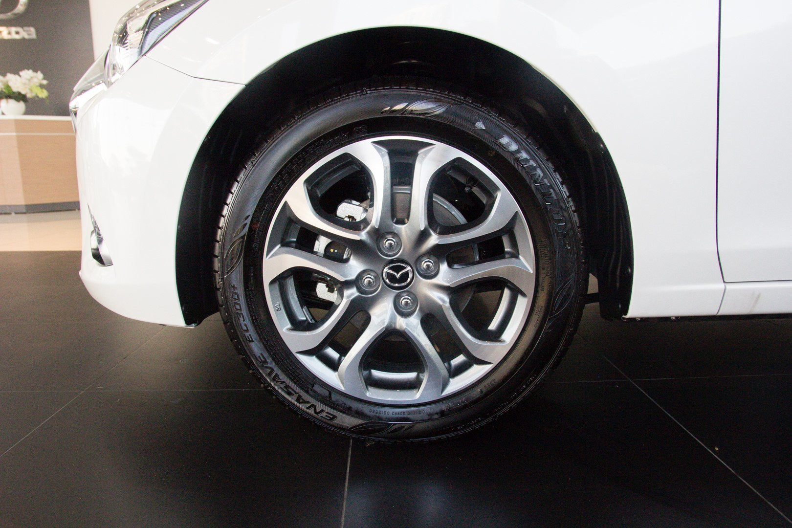 Thị trường xe - Mazda2 mới gây tò mò với công nghệ 'lạ' vừa xuất hiện ở Hà Nội (Hình 8).