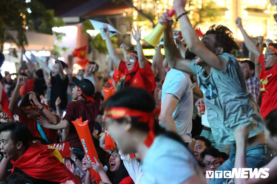 giay-phut-an-mung 21