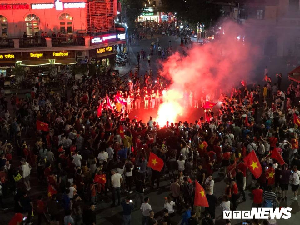 phao-sang-ho-guom 33