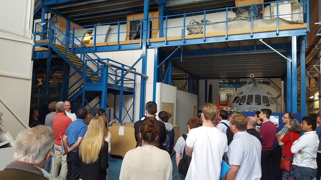 Dai hoc duy nhat o chau Au co san bay va doi bay rieng hinh anh 7