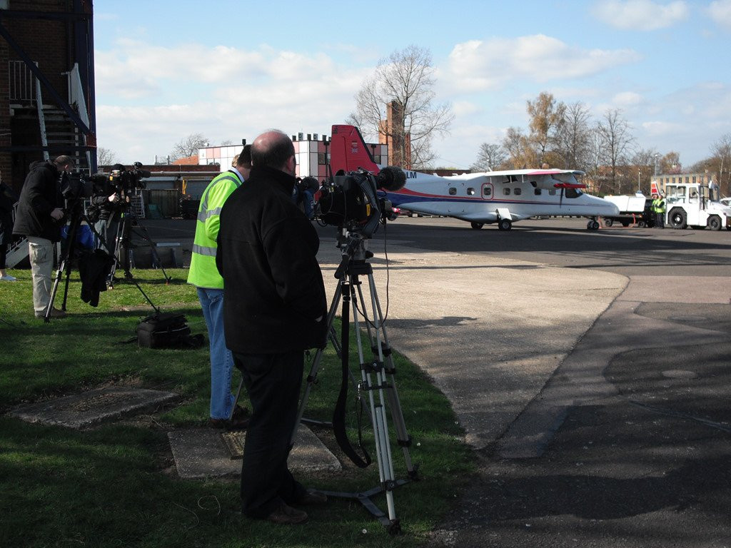 Dai hoc duy nhat o chau Au co san bay va doi bay rieng hinh anh 8