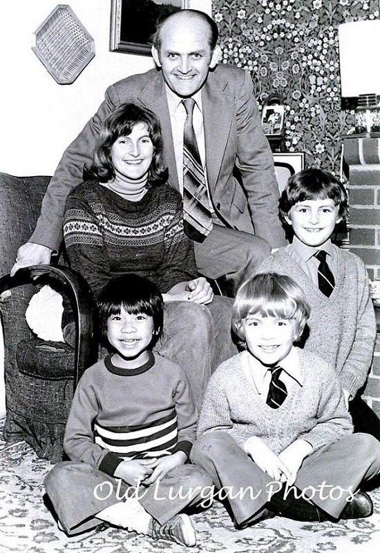 Con trai bị đưa đi châu Âu, mẹ Việt hóa điên và cuộc gặp sau 43 năm