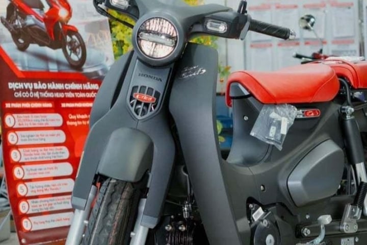 Honda Cub C125 màu đen bị làm giá, dân buôn đòi 'ăn' chênh tới 80 triệu đồng