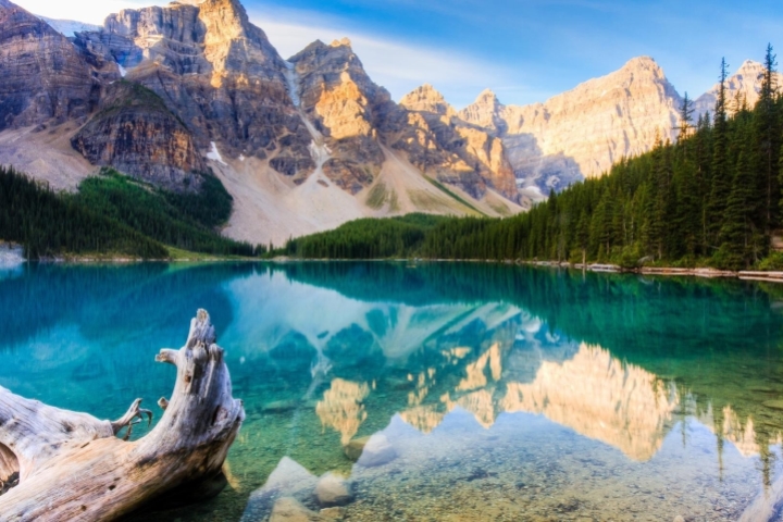 Sức hút của 'viên ngọc xanh' huyền bí ở Canada, mê hoặc các đôi tình nhân