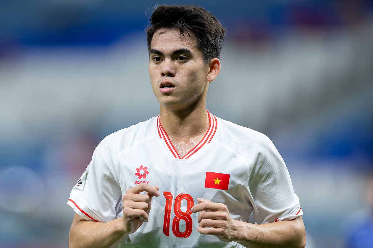 Khuất Văn Khang ghi bàn siêu phẩm, U23 Việt Nam dẫn trước U23 Malaysia