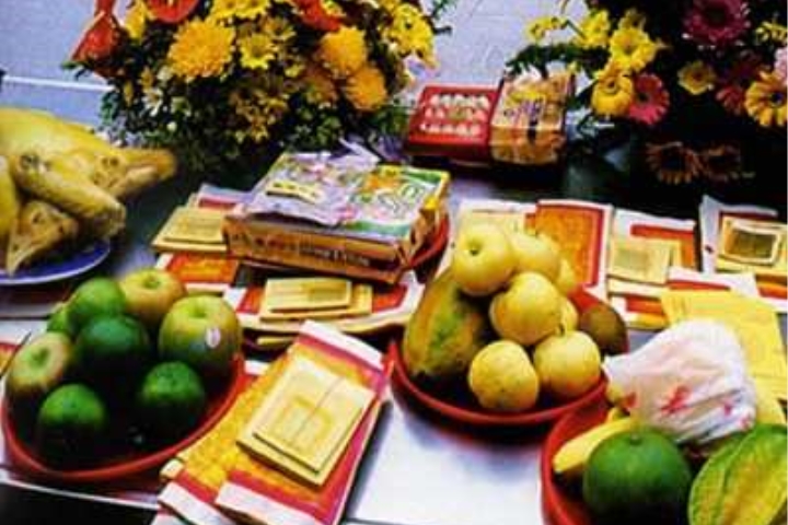 Cách sắp xếp hoa quả trên bàn thờ trông đẹp mắt và hợp phong thủy