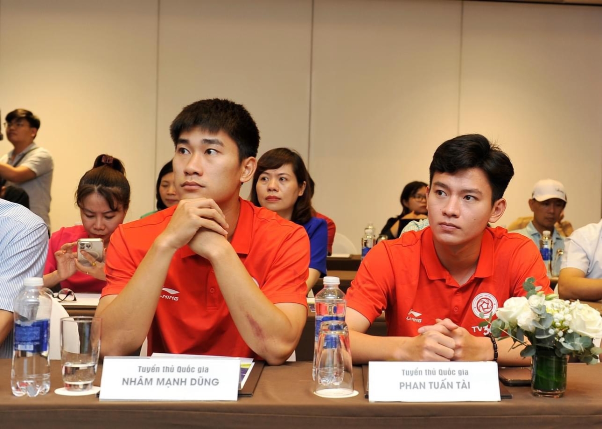 Tuấn Tài, Mạnh Dũng truyền cảm hứng cho cầu thủ nhí dự giải U13 toàn quốc 2024