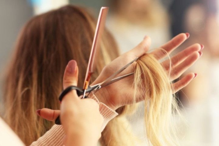 Cắt tóc định kỳ bao lâu một lần để có mái tóc khoẻ đẹp?