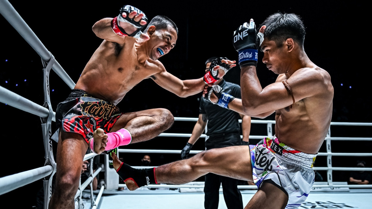 Cao thủ Muay Thái chỉ dùng 1 đòn 31 lần, đối thủ chạy quanh không biết hóa giải