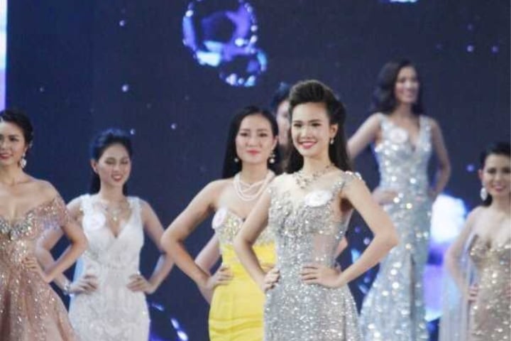 Top 10 cô gái xinh đẹp nhất Hoa hậu Việt Nam sau phần thi dạ hội