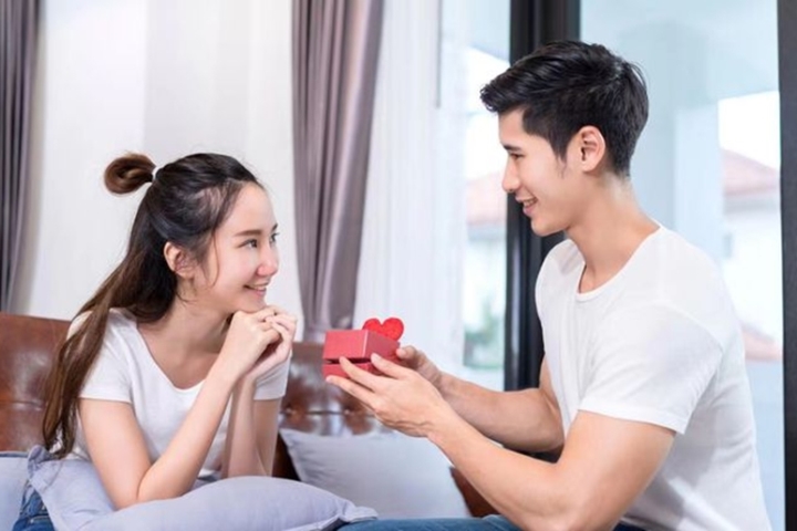 Hàng xóm cướp chồng tôi, giờ lại nhăm nhe bạn trai mới của tôi