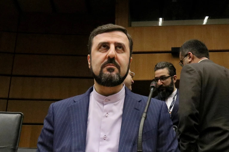 Iran tuyên bố đình chỉ cam kết ngừng bắn với Mỹ