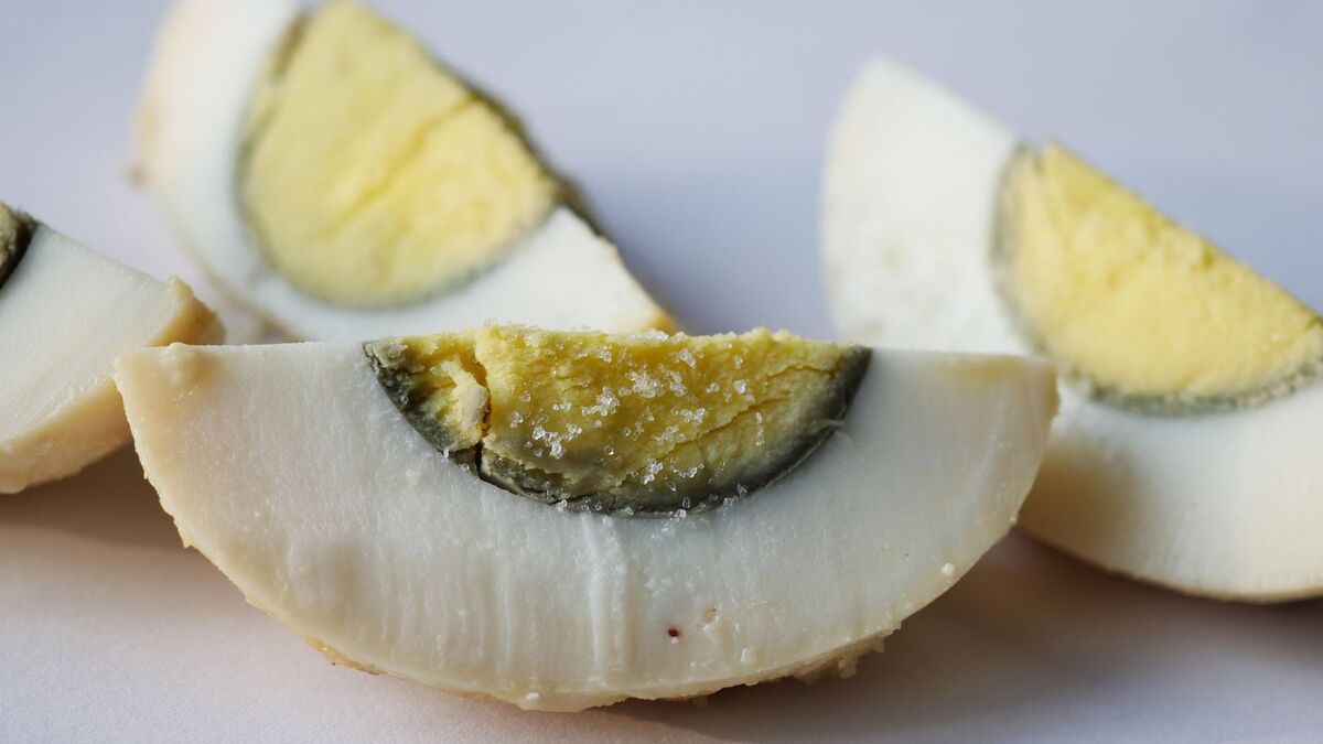 L&ograve;ng đỏ trứng luộc viền xanh c&oacute; vấn đề g&igrave; kh&ocirc;ng?