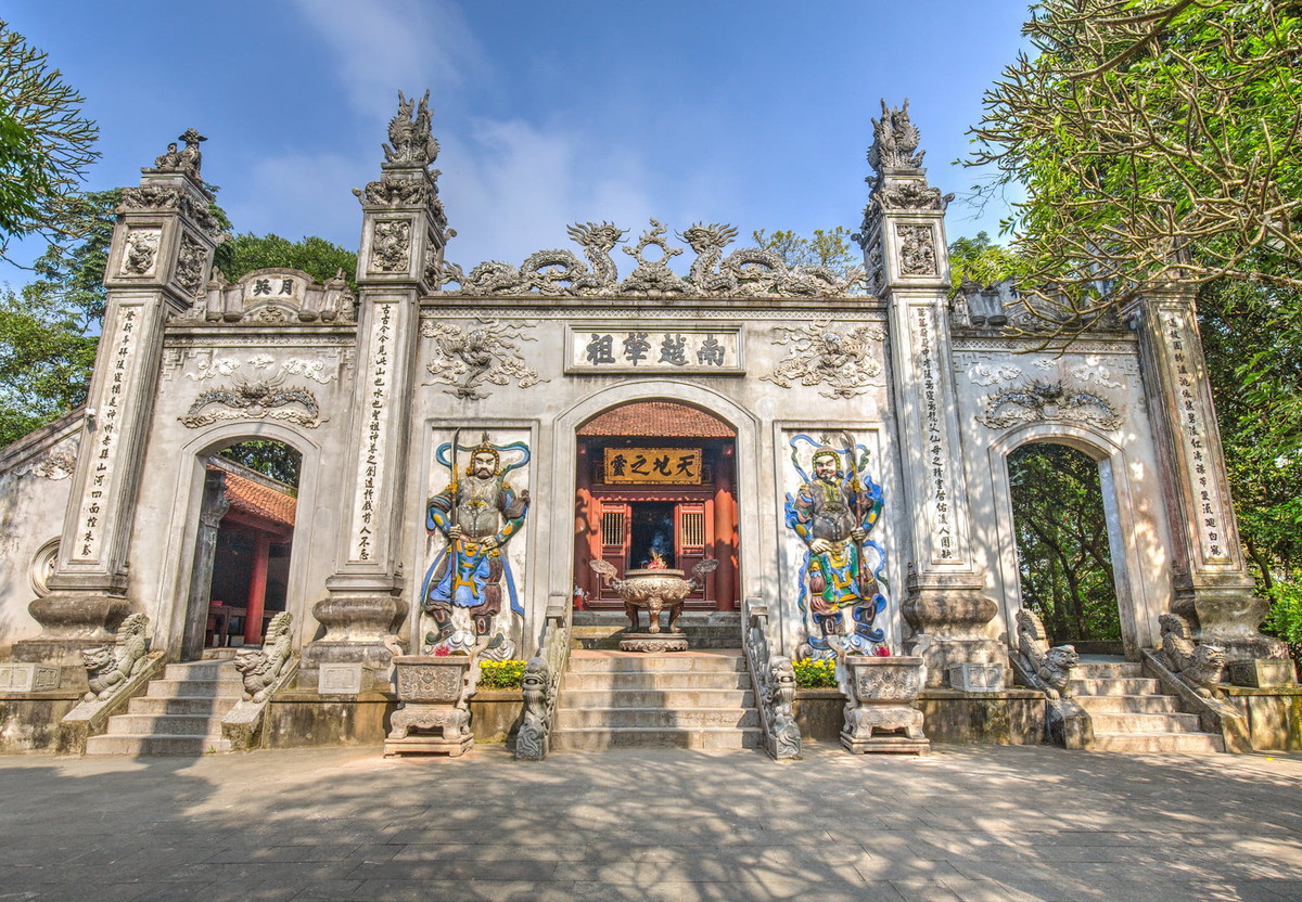 Nhà nước đầu tiên của nước ta có tên là gì?