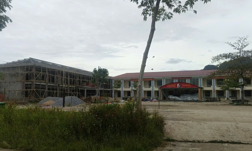 Tham gia đường dây cá độ bóng đá, hiệu trưởng bị đình chỉ chức vụ