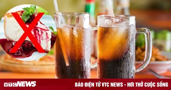 Coca Cola kỵ với thức ăn, đồ uống nào?