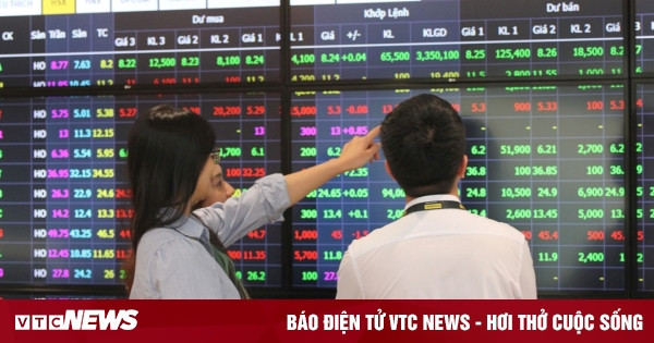 Vì sao dòng vốn ngoại rút cả tỷ USD ra khỏi thị trường chứng khoán?