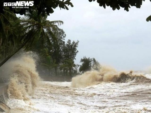 Bão Rai mạnh lên cấp siêu bão, tiến gần Biển Đông