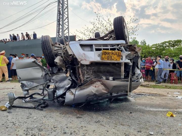 Tai nạn thảm khốc ở Quảng Nam, 8 người chết